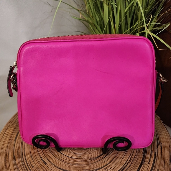 Kate Spade Fuchsia Crossbody Bag with Gold Zipper - Picture 2 of 14